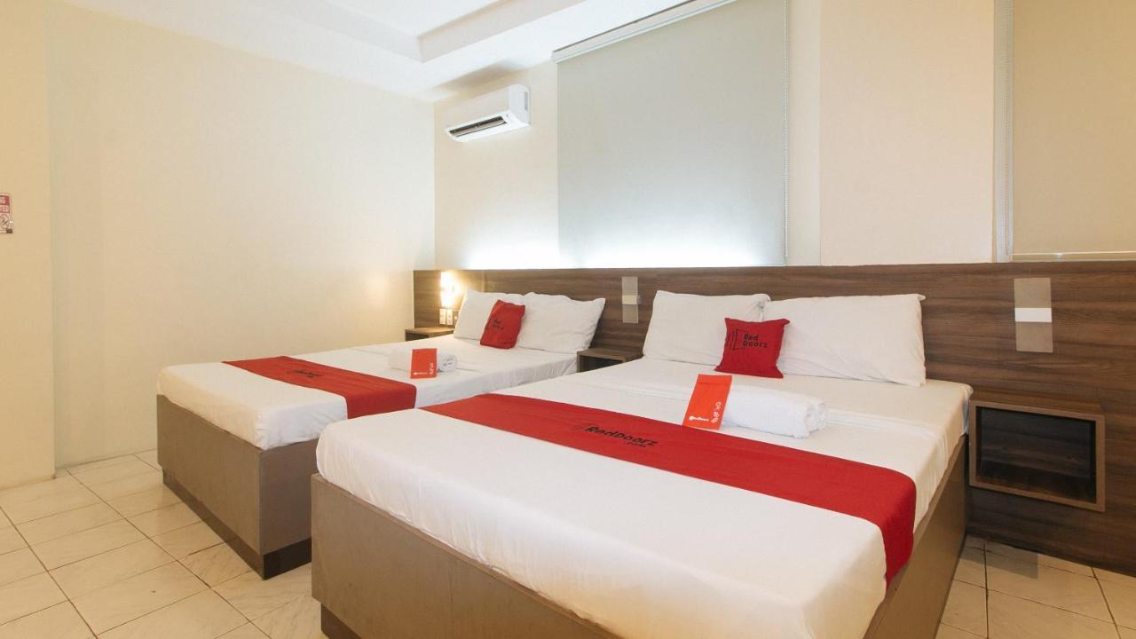 Reddoorz At V Plaza Hotel Manila Exteriör bild