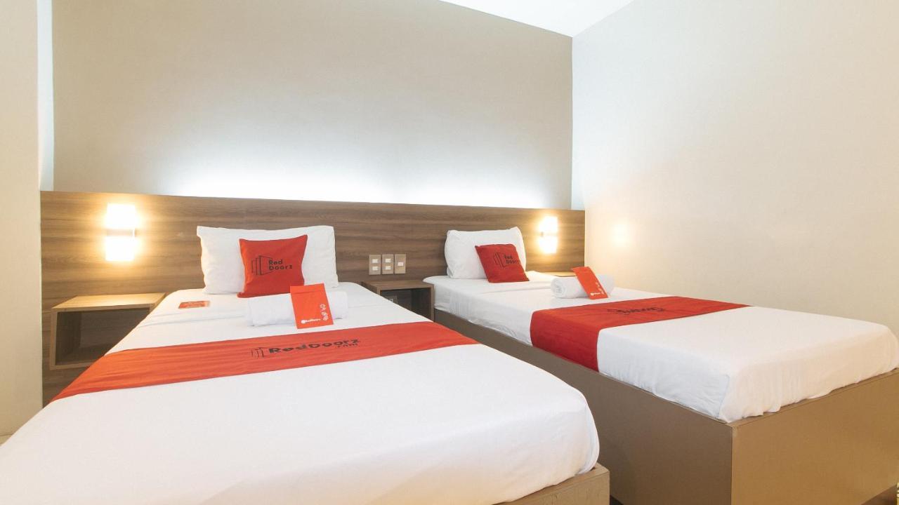 Reddoorz At V Plaza Hotel Manila Exteriör bild