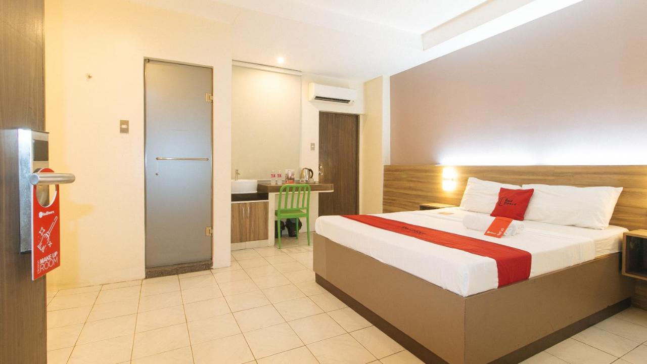 Reddoorz At V Plaza Hotel Manila Exteriör bild