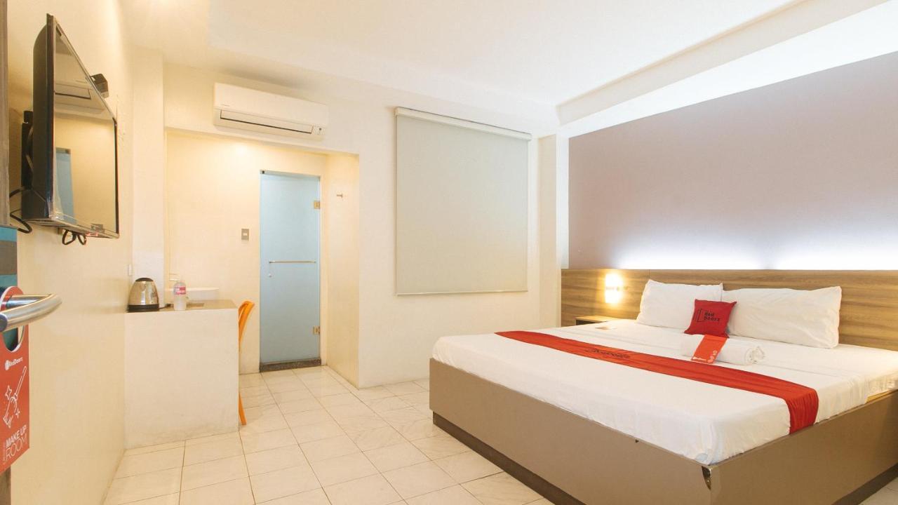 Reddoorz At V Plaza Hotel Manila Exteriör bild
